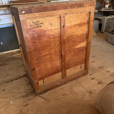 Storage box with lid