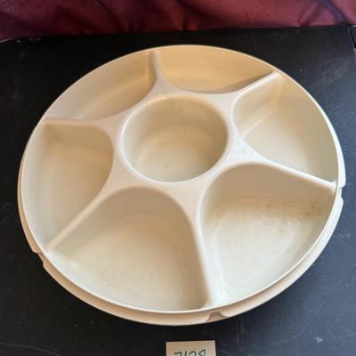 Tupperware veggie tray