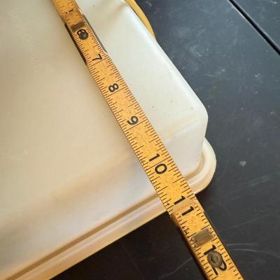 Square cake carrier-Tupperware
