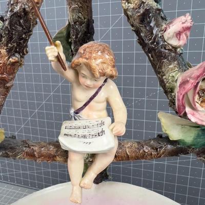 Cape Demonte Center Piece WOW!!! Cherubs, Twigs and Flowers