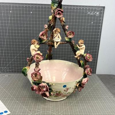 Cape Demonte Center Piece WOW!!! Cherubs, Twigs and Flowers