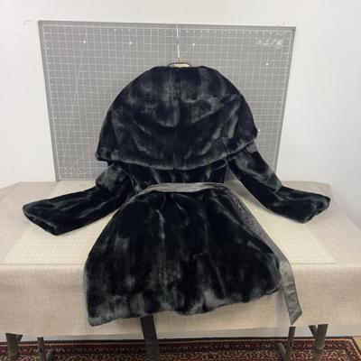 TAHARI Women's BLACK Faux Fur with Belt. CUTE!! 