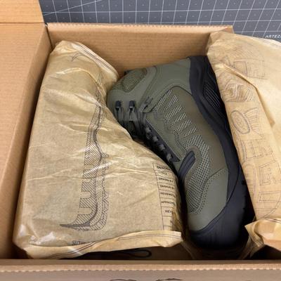 Men's KEEN Reno's Brand NEW in the Box OLIVE Color Size 13 