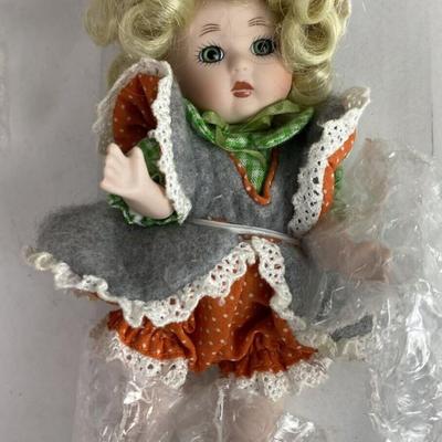 M7 MARIE OSMOND PORCELAIN DOLL LUCY GOOSEY PETITE AMOUR MIB
