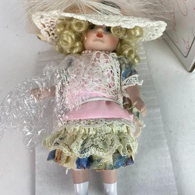 M8 MARIE OSMOND PORCELAIN 6" DOLL LAURA PETITE AMOUR SERIES MIB