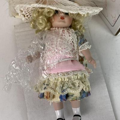 M8 MARIE OSMOND PORCELAIN 6" DOLL LAURA PETITE AMOUR SERIES MIB