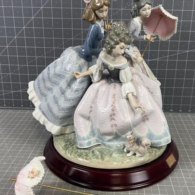 LLADRO No. 1492 (3) Girls with Umbrella WOW!!! This is Lovely 