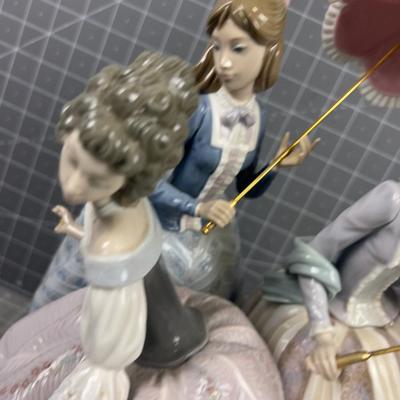 LLADRO No. 1492 (3) Girls with Umbrella WOW!!! This is Lovely 