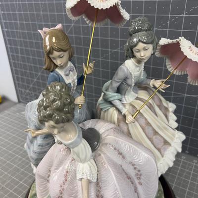 LLADRO No. 1492 (3) Girls with Umbrella WOW!!! This is Lovely 