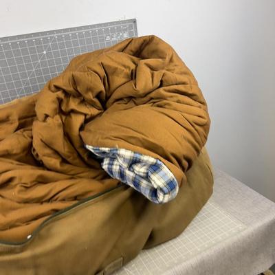 CABELA'S DOUBLE SLEEPING BAG