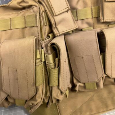 Tactical Vest with AMMO Pouches 