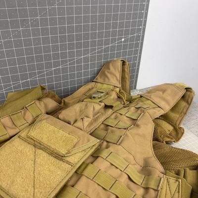 Tactical Vest with AMMO Pouches 