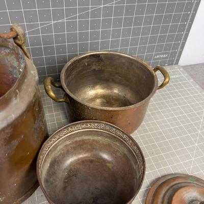 Mixed Lot of Copper Items: Bowls, Buckets and Trays 