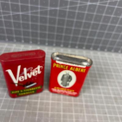 2 Tabacco Tins