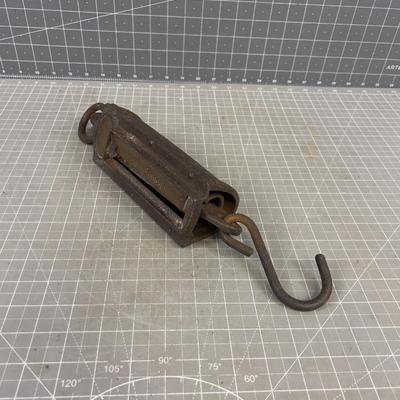 Gifford Wood Cast Iron and Spring Scale 200# 