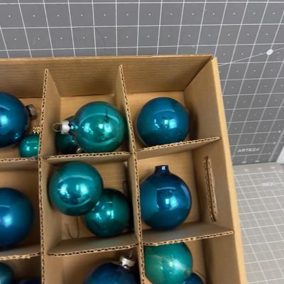 Blue BALLS  Tray of All Glass 