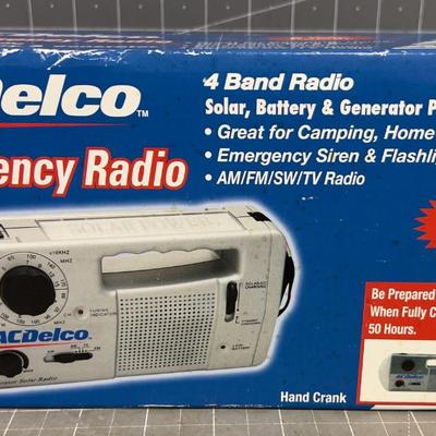 A C DELCO Emergency Radio