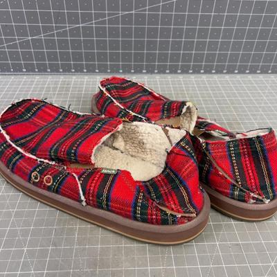 MEN'S SANUK Plaid Slippers Red Tartan Size 12 