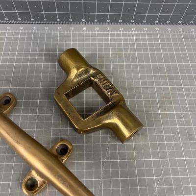 BRASS Cleet for the Ship Rope and Unknow Brass Part