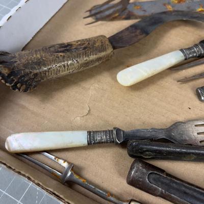 Wood, Bone and Shell Handled Knives
