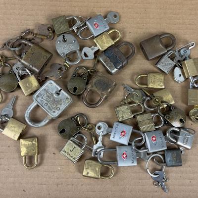 Little Pad Locks Some with Keys