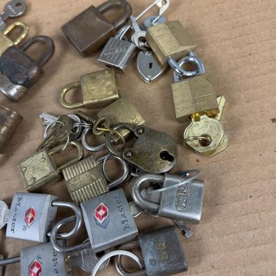 Little Pad Locks Some with Keys