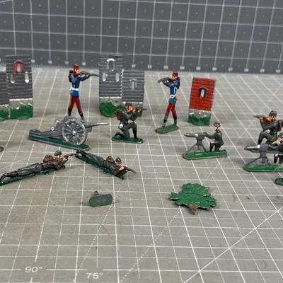 Vintage Lead Army Men