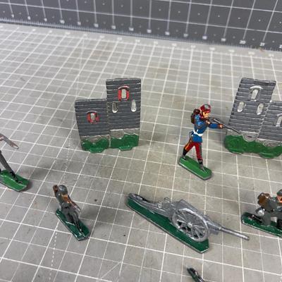Vintage Lead Army Men