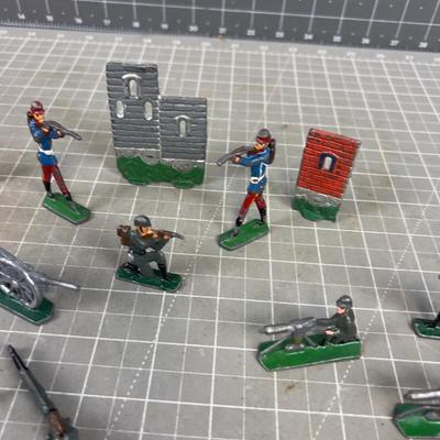 Vintage Lead Army Men