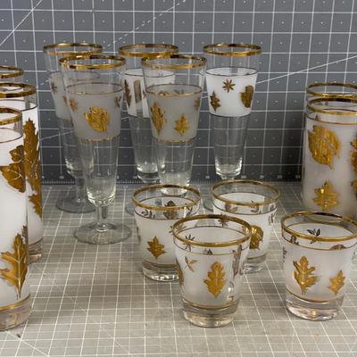 Fabulous Gold Trim with LEAVES, FANCY Mid Century 5 Styles of Glasses