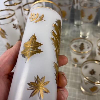 Fabulous Gold Trim with LEAVES, FANCY Mid Century 5 Styles of Glasses
