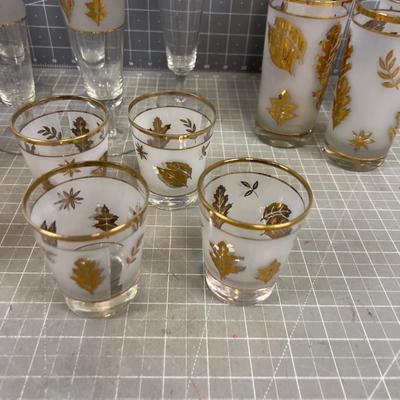 Fabulous Gold Trim with LEAVES, FANCY Mid Century 5 Styles of Glasses