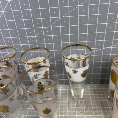 Fabulous Gold Trim with LEAVES, FANCY Mid Century 5 Styles of Glasses