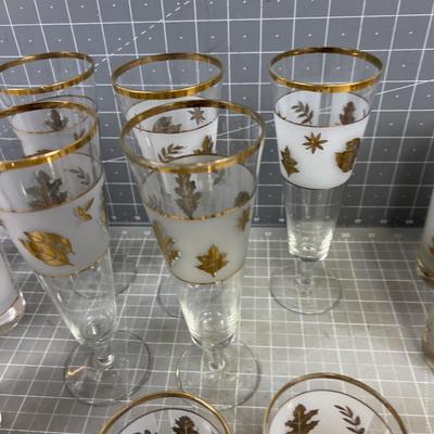 Fabulous Gold Trim with LEAVES, FANCY Mid Century 5 Styles of Glasses
