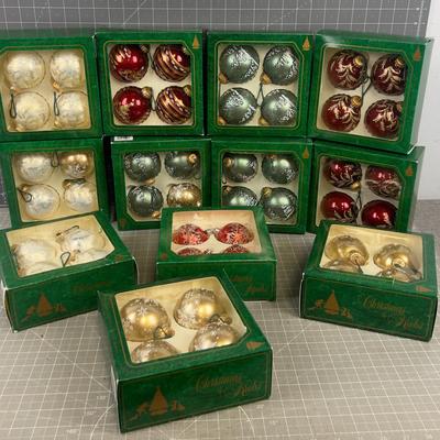 NEW 12 Packs of PRETTY Christmas Tree Bulbs