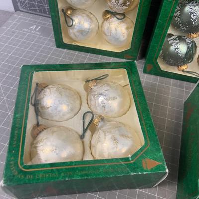 NEW 12 Packs of PRETTY Christmas Tree Bulbs