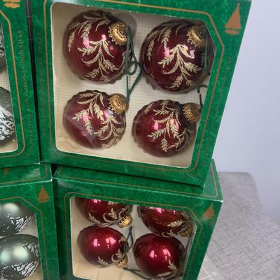 NEW 12 Packs of PRETTY Christmas Tree Bulbs