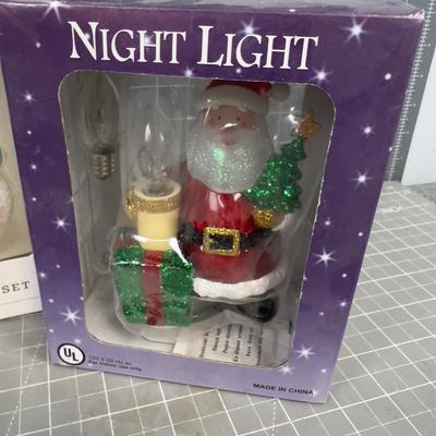 SHOW MAN Ornaments and Night Lights