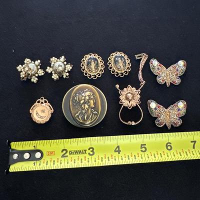 Miscellaneous costume jewelry