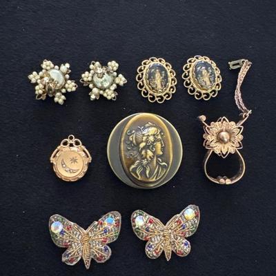 Miscellaneous costume jewelry