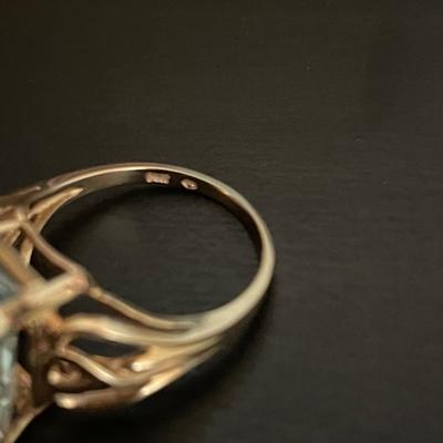Vintage 14K Gold Aquamarine Sz. 6