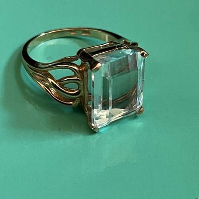 Vintage 14K Gold Aquamarine Sz. 6