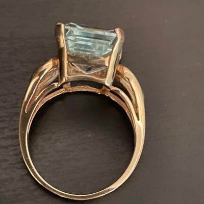 Vintage 14K Gold Aquamarine Sz. 6