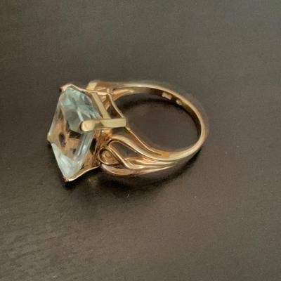 Vintage 14K Gold Aquamarine Sz. 6