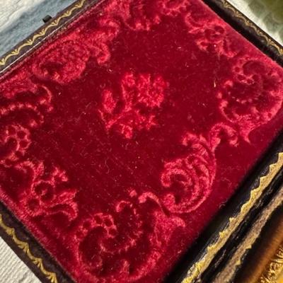 Antique Photo Album Plus