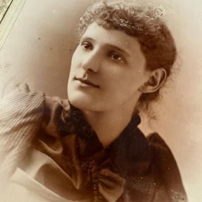 Antique Photo Album Plus