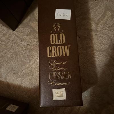 Old crow light pawn