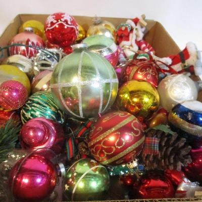 Vintage Christmas Ornaments Lot 73