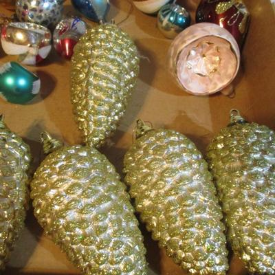 Vintage Christmas Ornaments Lot 77