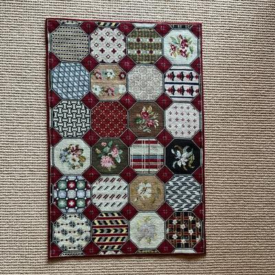 UA772 Small Needlepoint Victorian Style Rug 2' x 3'